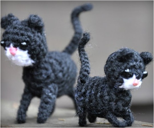 Crochet Amigurumi Cat With Kitten