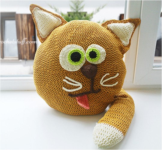 Crochet Cat Pillow