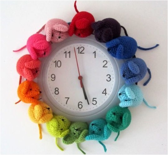 Crochet Mice Clock