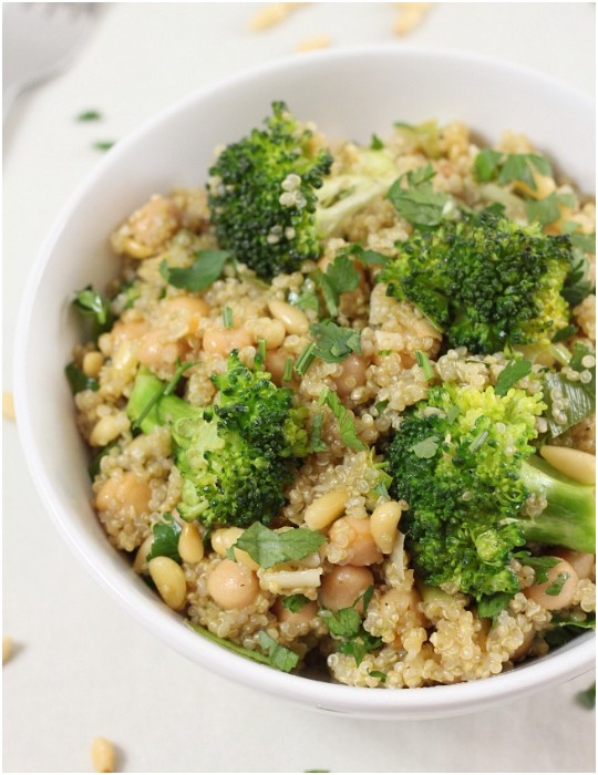 Garlicky Quinoa Bowls With Broccoli And Chickpeas