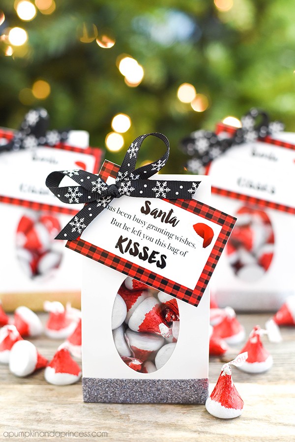 Easy Christmas Santa Kisses Treat Bags With Free Printable Gift Tag